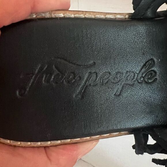 FREE PEOPLE
Mirage Woven Black Leather Mules Sz 40 US 10 - Picture 9 of 10